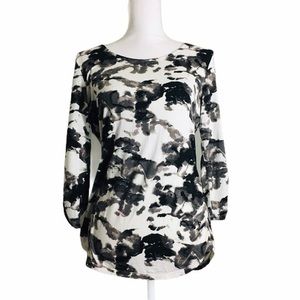 Rose & Olive ruched knit long sleeve top. Small